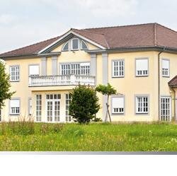 ImmoMaklerEssen's profile picture. Makler haben mit ihren Immobilien einen spannenden Job. Egal ob Haus oder Wohnung. http://t.co/77O6VMEyQf berichtet über Neuigkeiten aus der ImmoWelt.