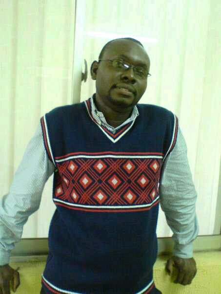 Am 5ft 11inches tall,dark complexion,eazy going guy&downtoearth.