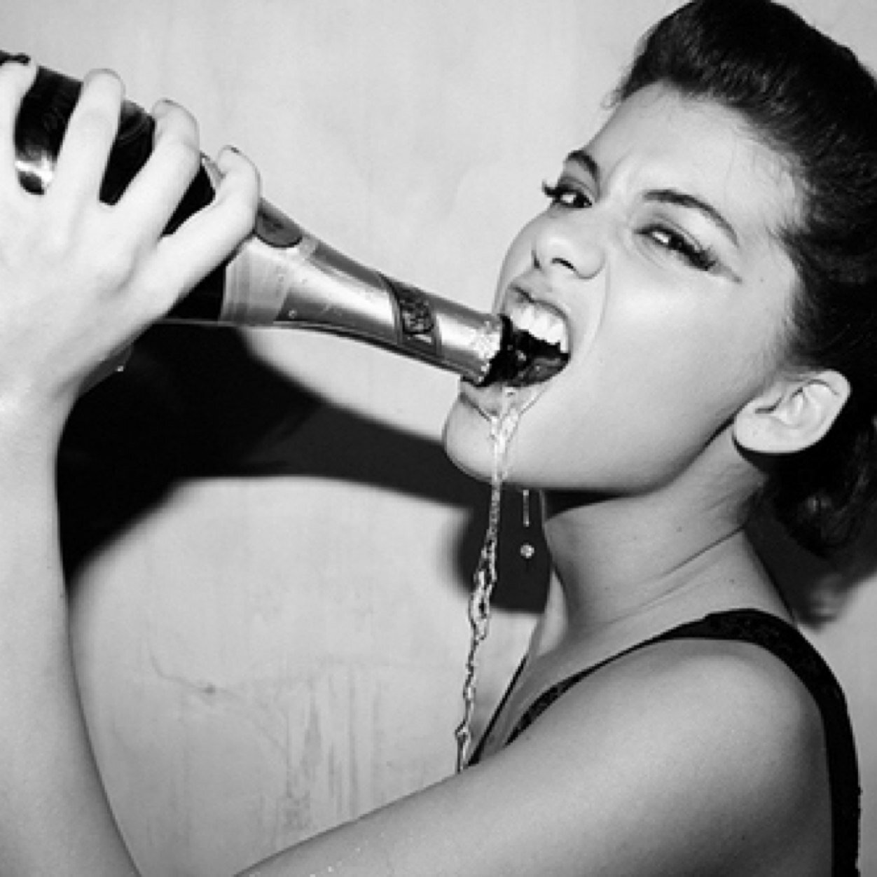 Emotional_messs's profile picture. Just a sad, depressed teenage girl