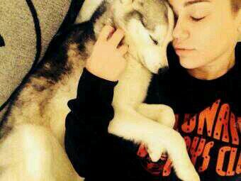 I'm a Smiler since 2008 @mileycyrus
Miley Cyrus is the Queen ! ♥ #Bangerz