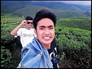 Lupakan hri yg lalu,,smbut hri baru:). Ucapkan slmt dtng untk hri yg bru,,tinggalkan smua knangan msalalu yg tak brrti..