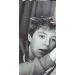 your fav will follow you one day i promise, but for now follow @PIZZAHUTNOUIS xxx