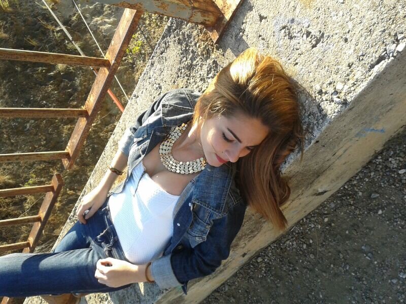 anavillada_'s profile picture. Live the life you love ,love the life you live