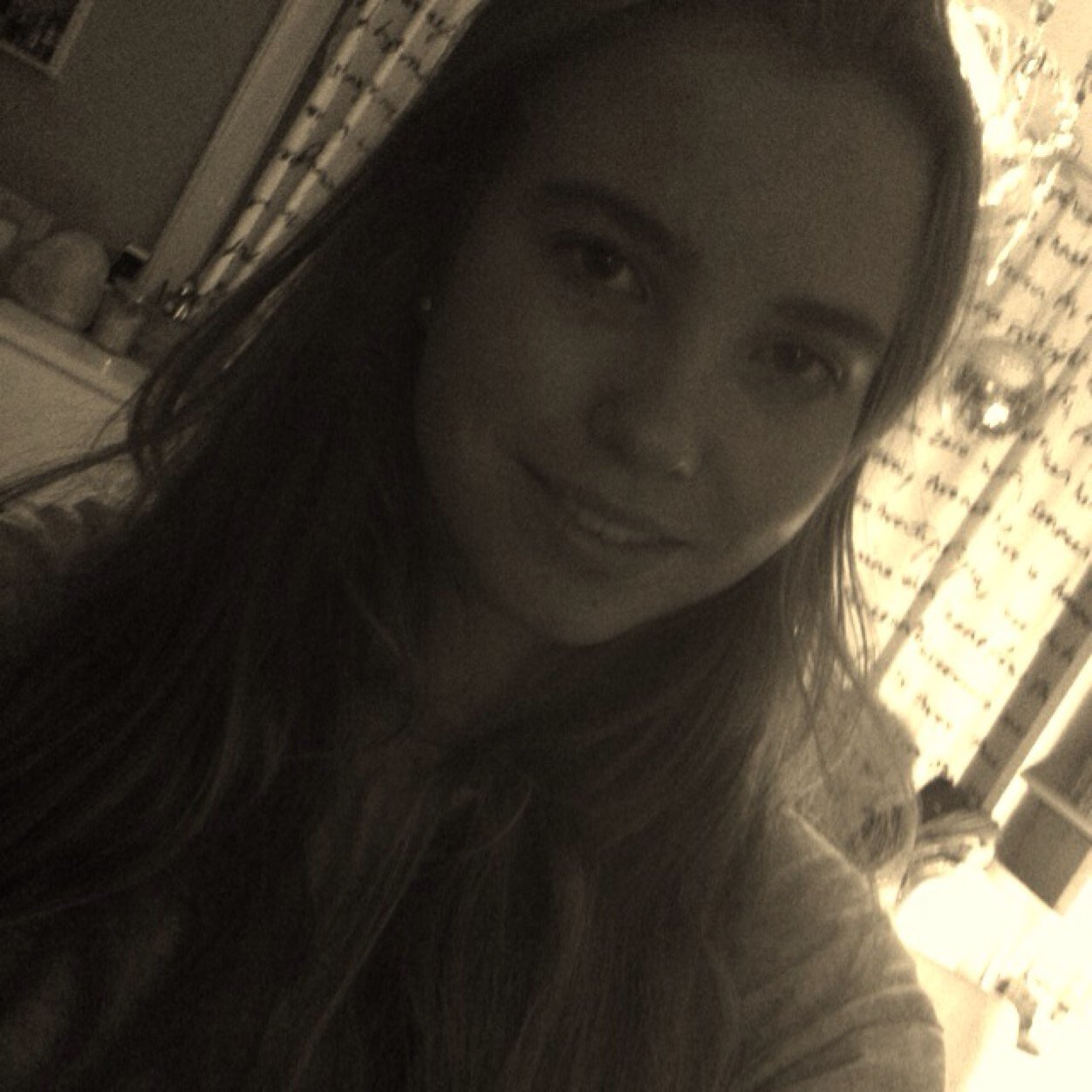 Insta;  rosanx_