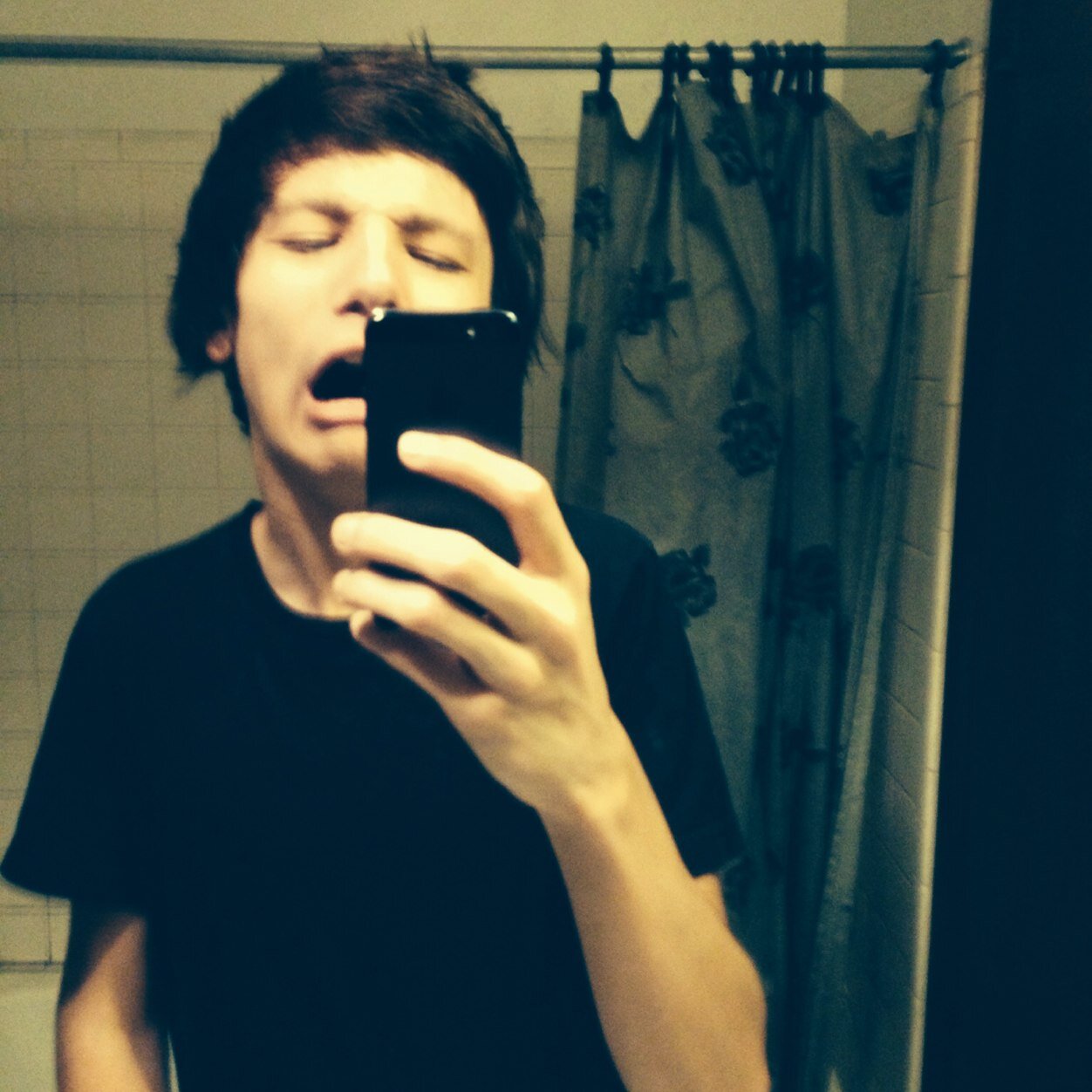 Dontbullyme666's profile picture. Just a young boy looking for love i like long romantic walks on the beach