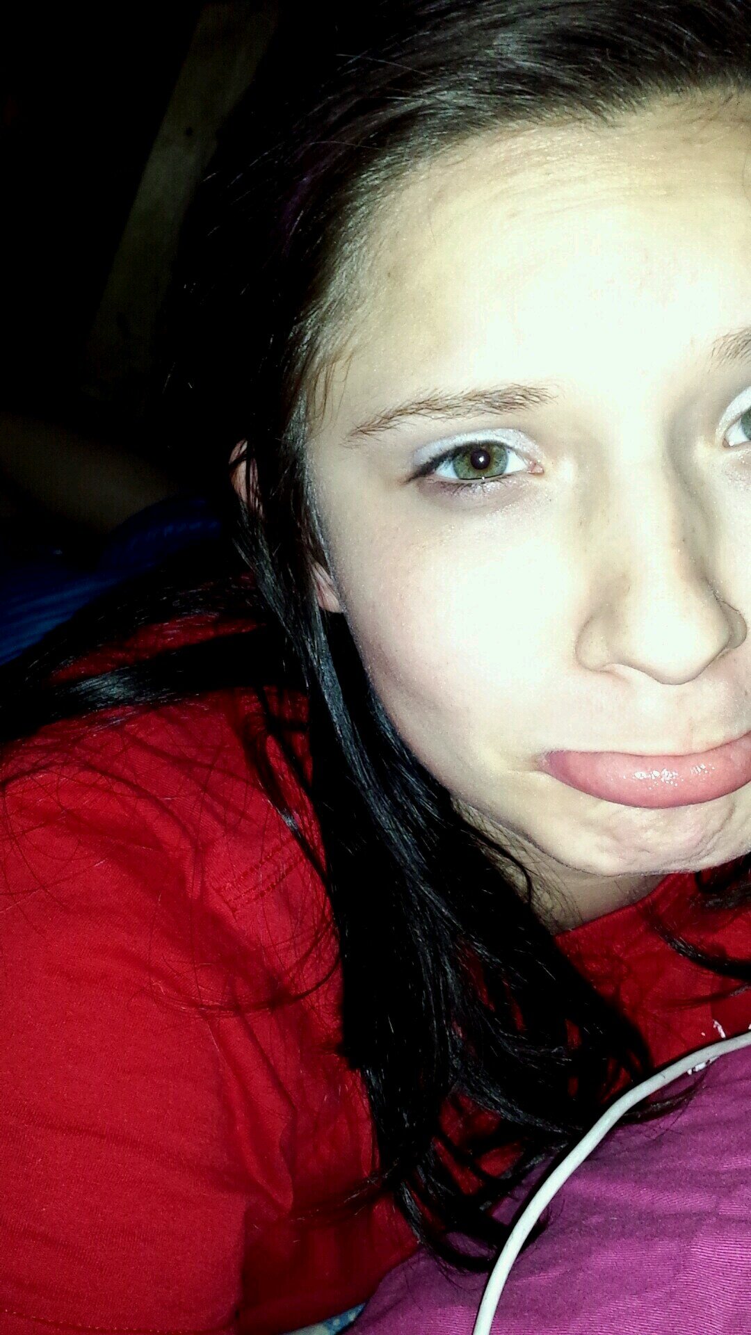 Hi there. Im Alice.  I love music, art, and singing. @justinbieber is my life. -.- :*