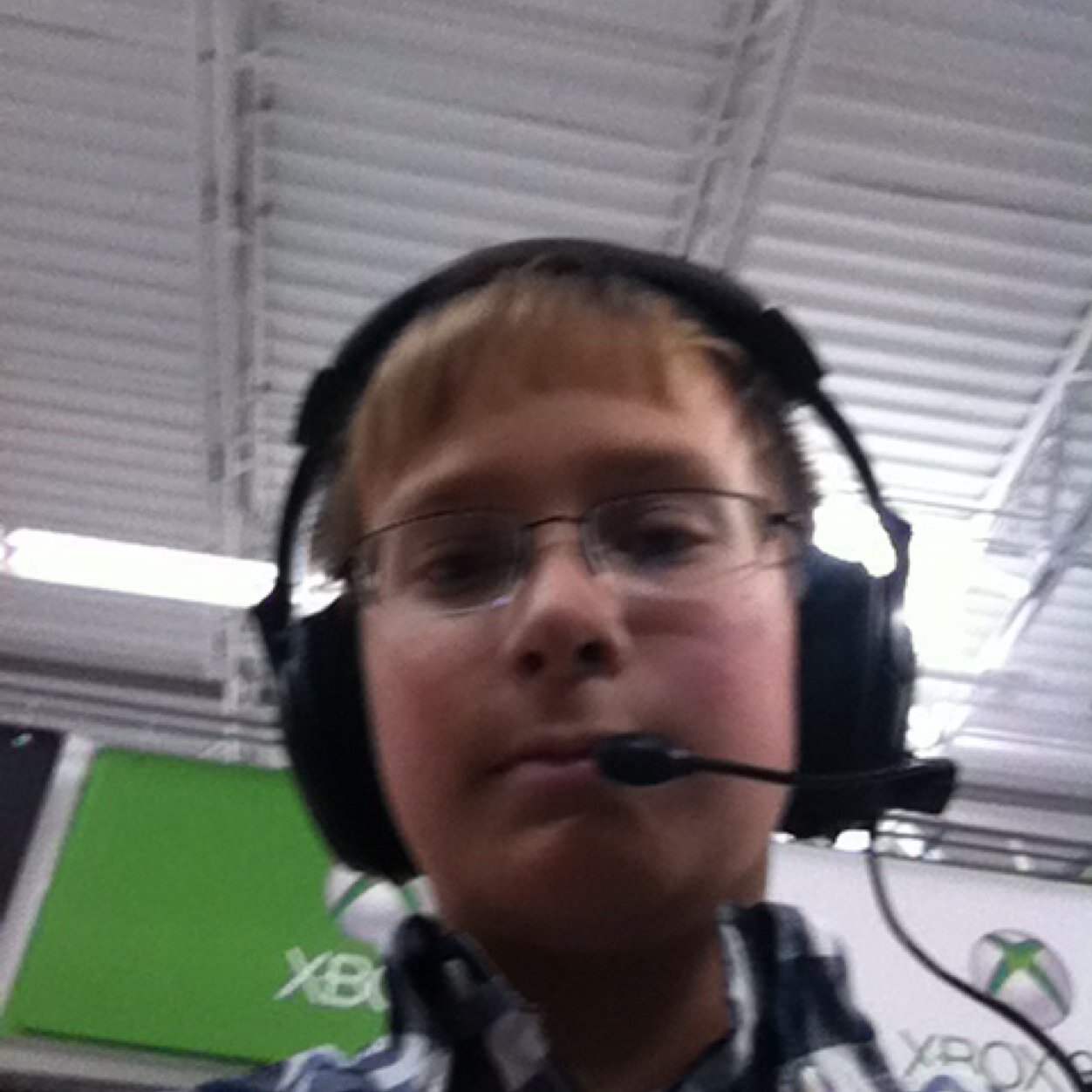 Member of Fariko Gaming Youtube brady endres And follow