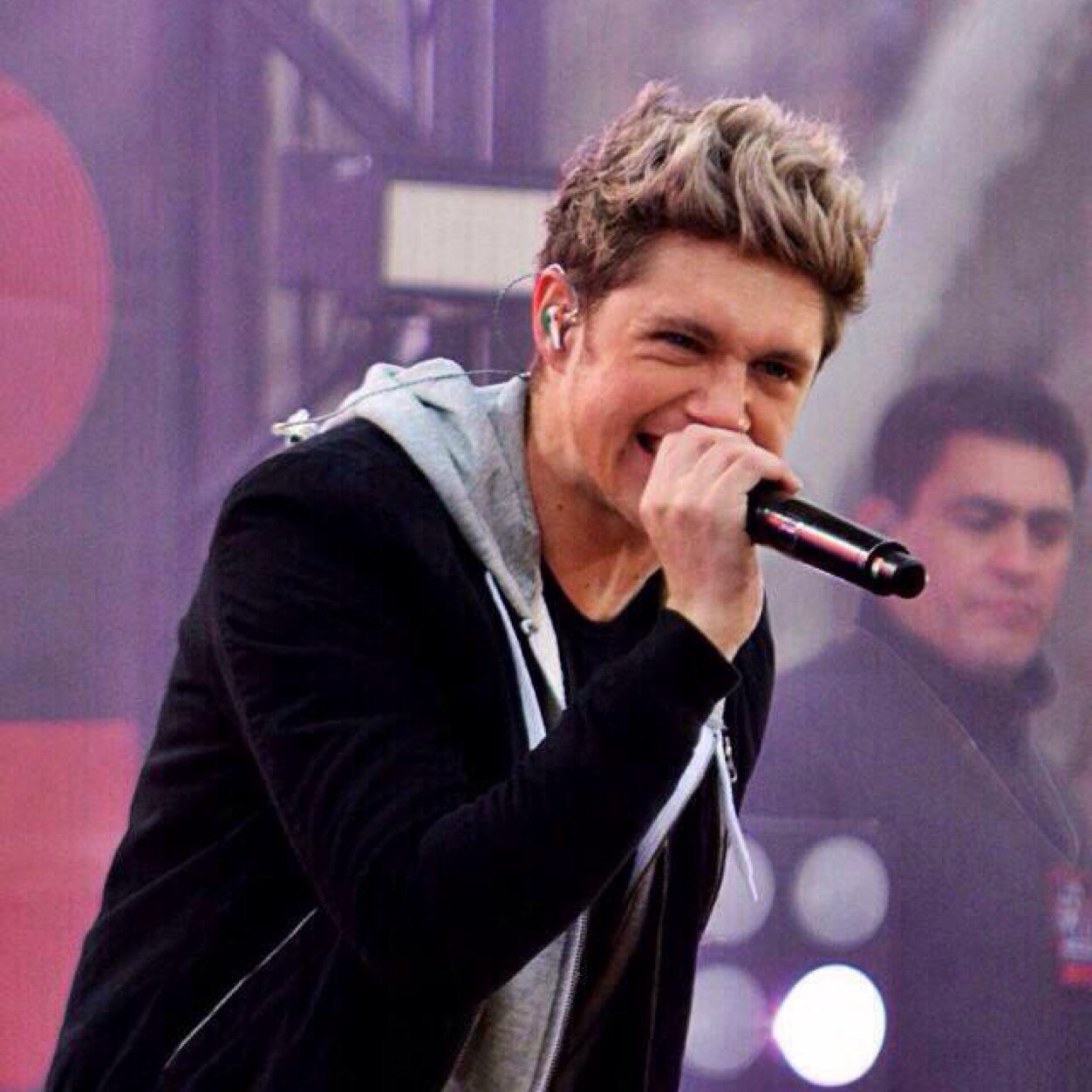 hiii please follow @mintynialll
