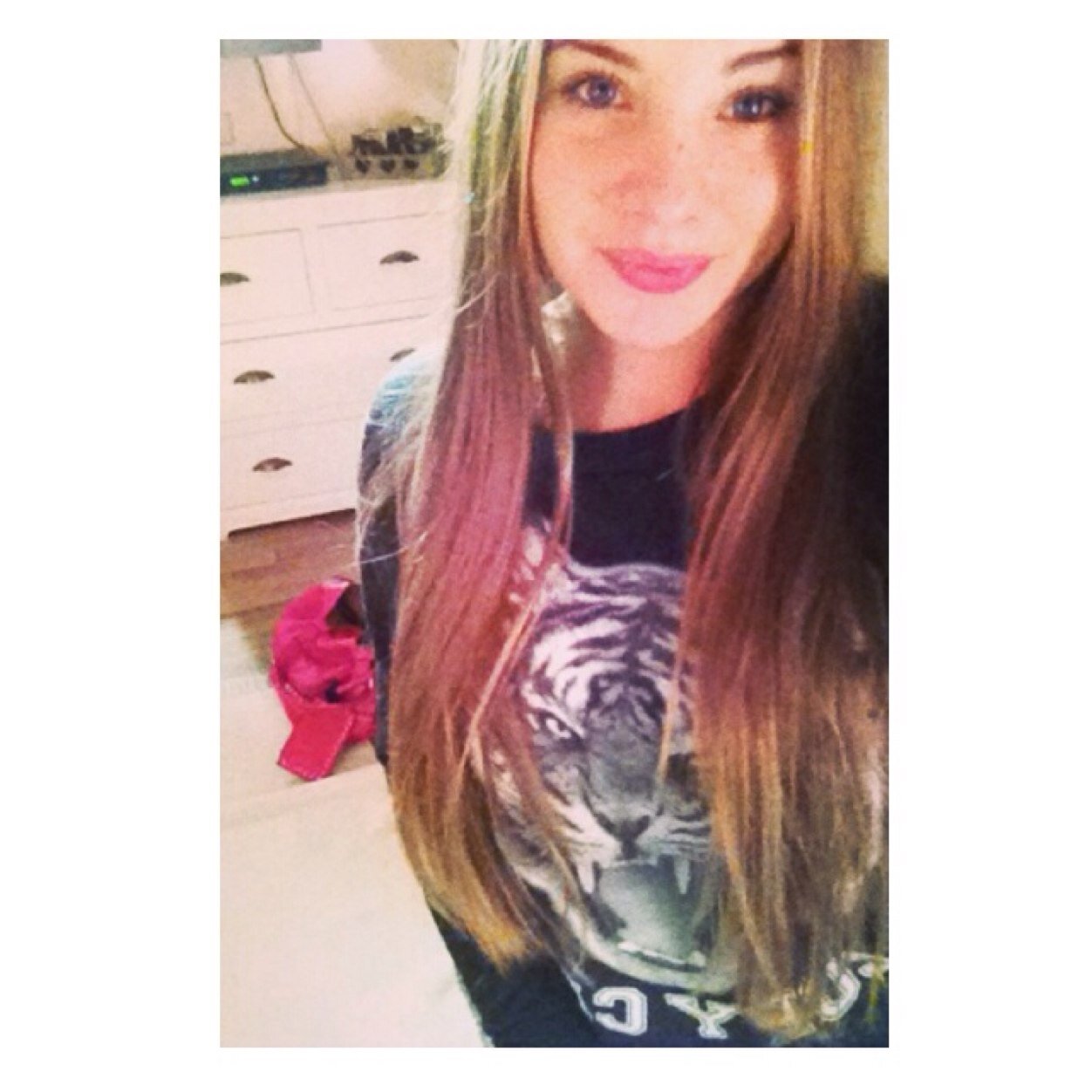 Instagram: lorraine0104