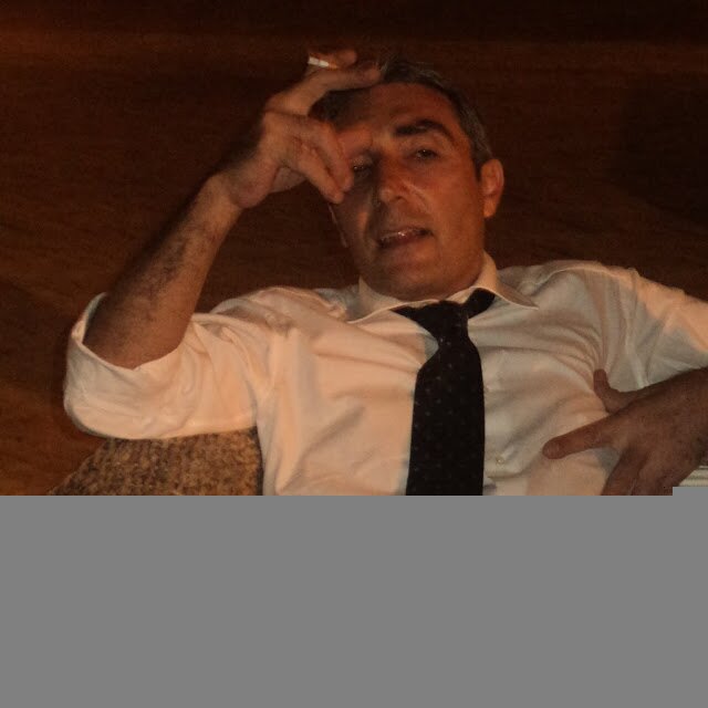 Sono una persona socievole,disponibile che tiene all' amicizia ma non mi tradire perché dopo ti cancello X sempre.