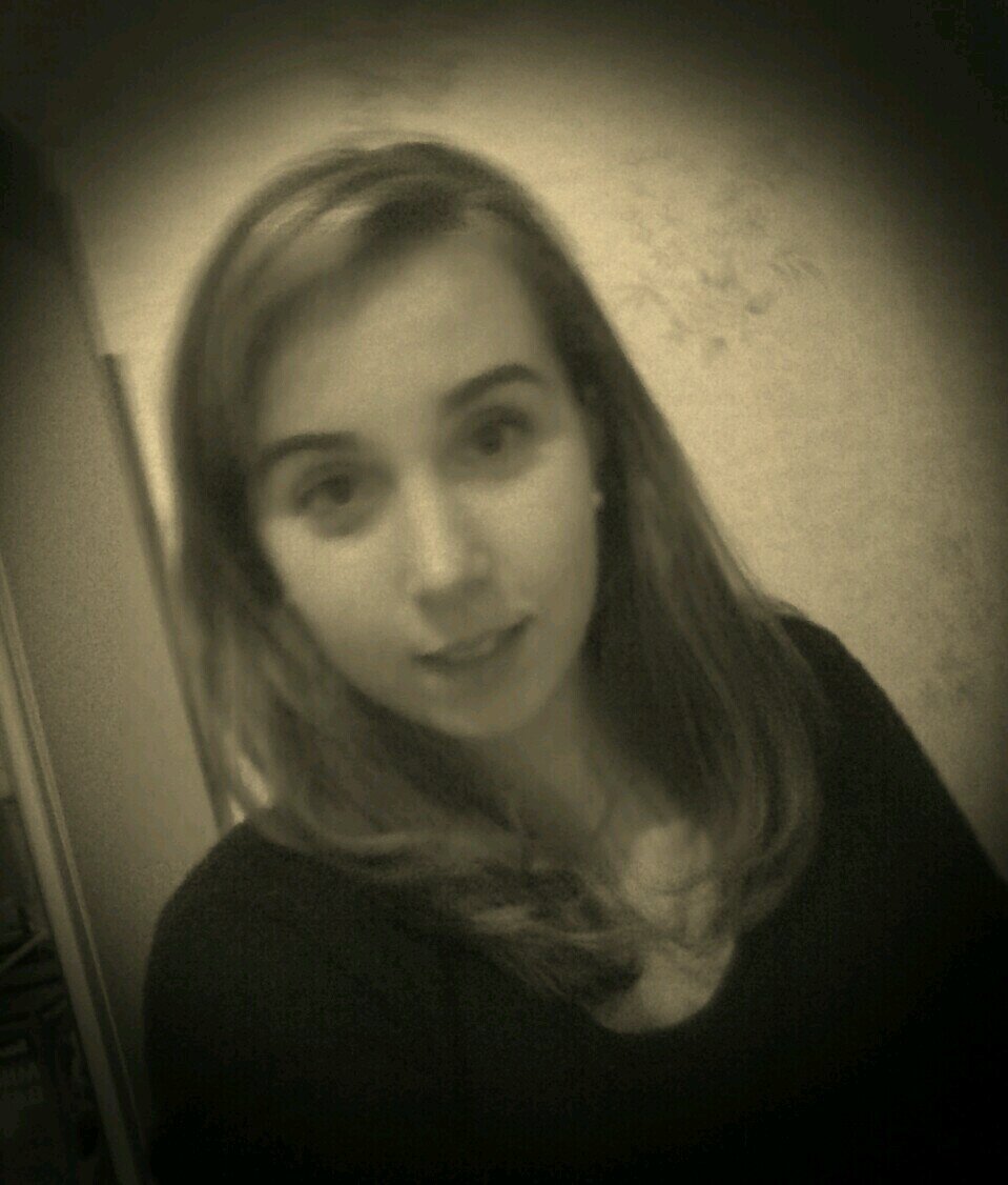 Je suis une fille de 15ans je vis ma vie a fond, je suis super folle et j'adore rire. Je suis originaire du nord.  Follow je follow back