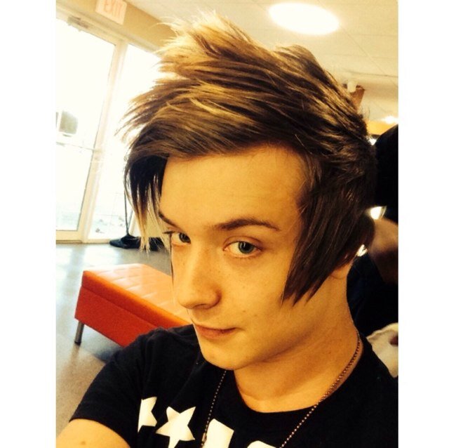 NOT BRADY!!!!

hey guys its a fan account for @bradyszuhaj . bradys perfect.