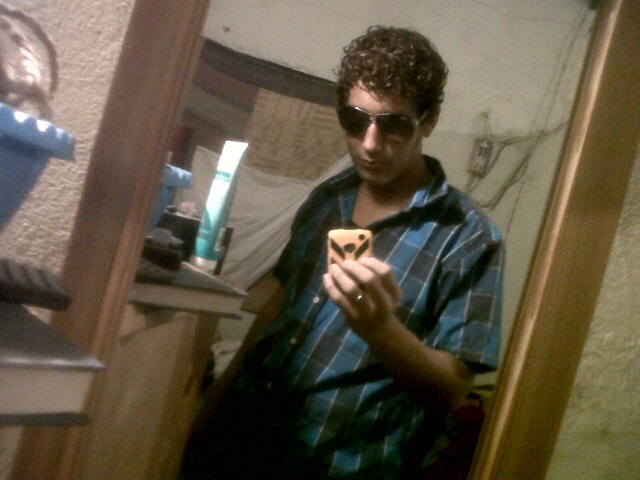 Sigamen nnnn siii viva el mundo gay a no soy gay