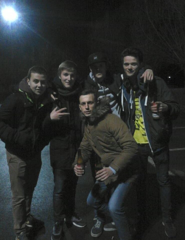 jeroendemaer's profile picture. singel. houd van muziek. air max. follow :)