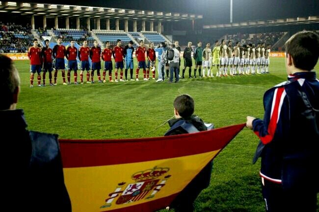 Jugador de la Real Sociedad Gimnástica de Torrelavega con el 11 a la espalda