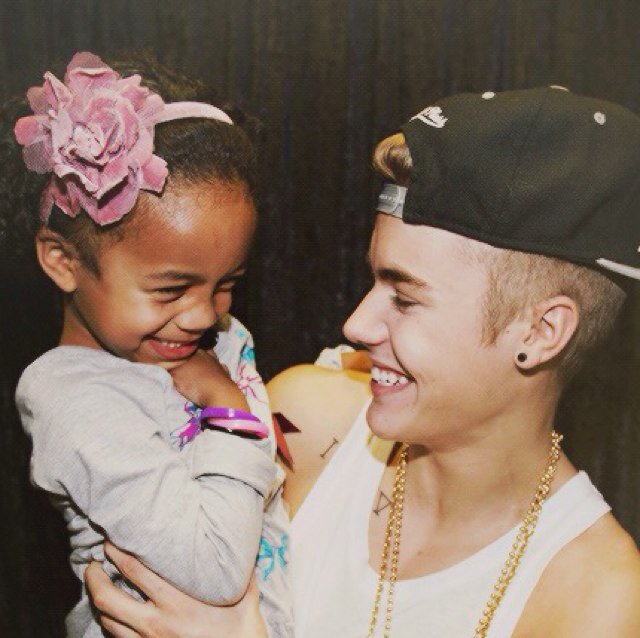 followed @futuraoiig please ilysm thanks :**