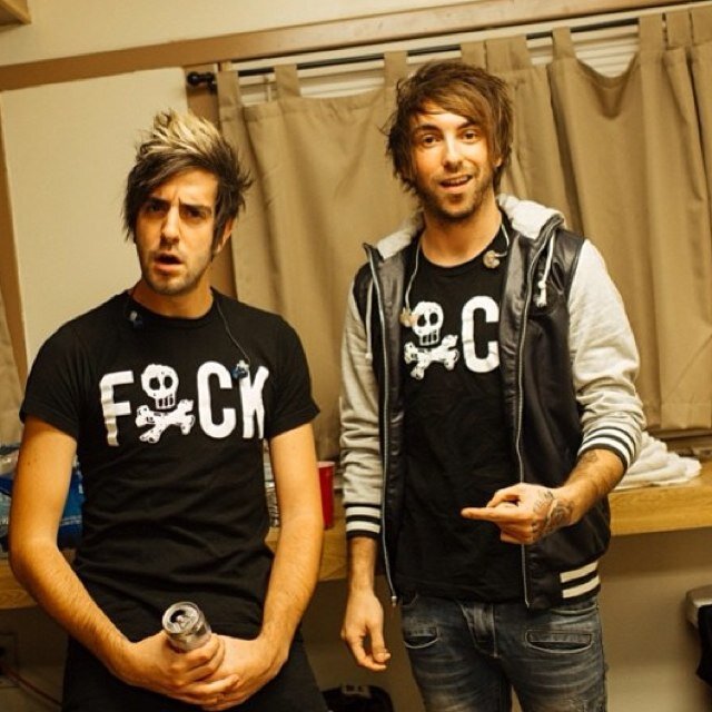 Band and YouTubers ruined my life and i love it ^_^