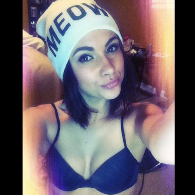 I like sex & showing off my body & smoking pot. IF YOU READ YOU'LL JUDGE.
