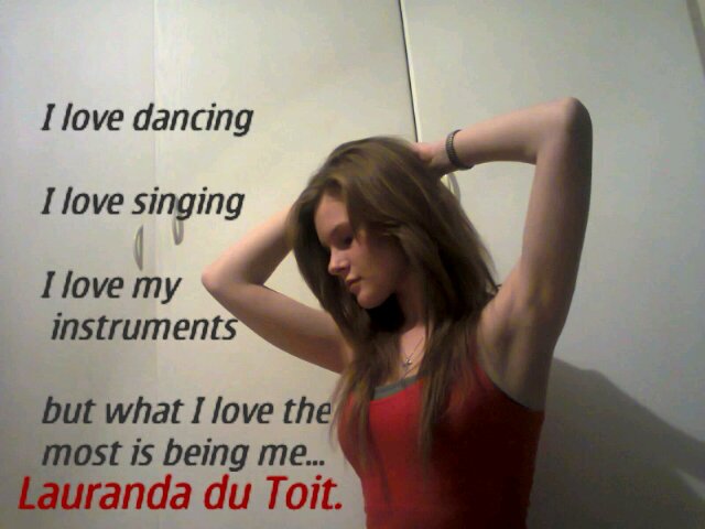 I'm a blue eyed girl, but my eyes turn green (if mad) and love my music and family (+friends) =D
