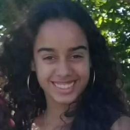 Sou ciumenta, boba, insegura, romântica, chorona, mandona, orgulhosa, irônica, sonhadora, exagerada e dramática. Gostou? Follow-me. *o*