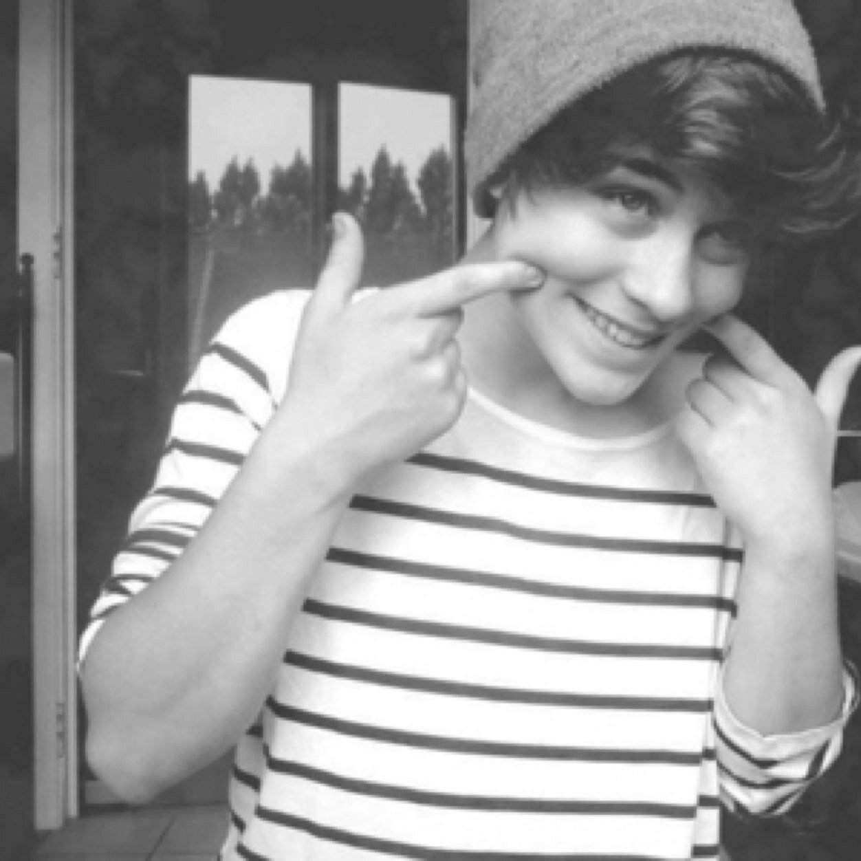 dimpledboys's profile picture. @xmasyharry and @watercolorharry present boys with dimples¨̮