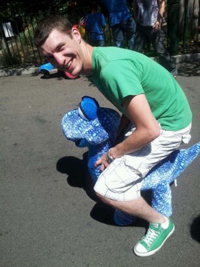 ghostfox1337's profile picture. 无事可做 一个深资游戏玩家