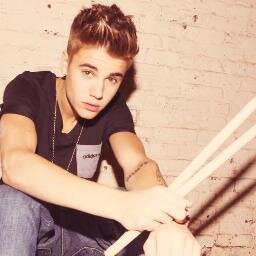 a mi me gusta justin bieber y que tanta wea mi gusto,mi pensamiento.mi eleccion,mi musica,mi problema y soy una belieber y pnto es mi idolo y es el mejor .