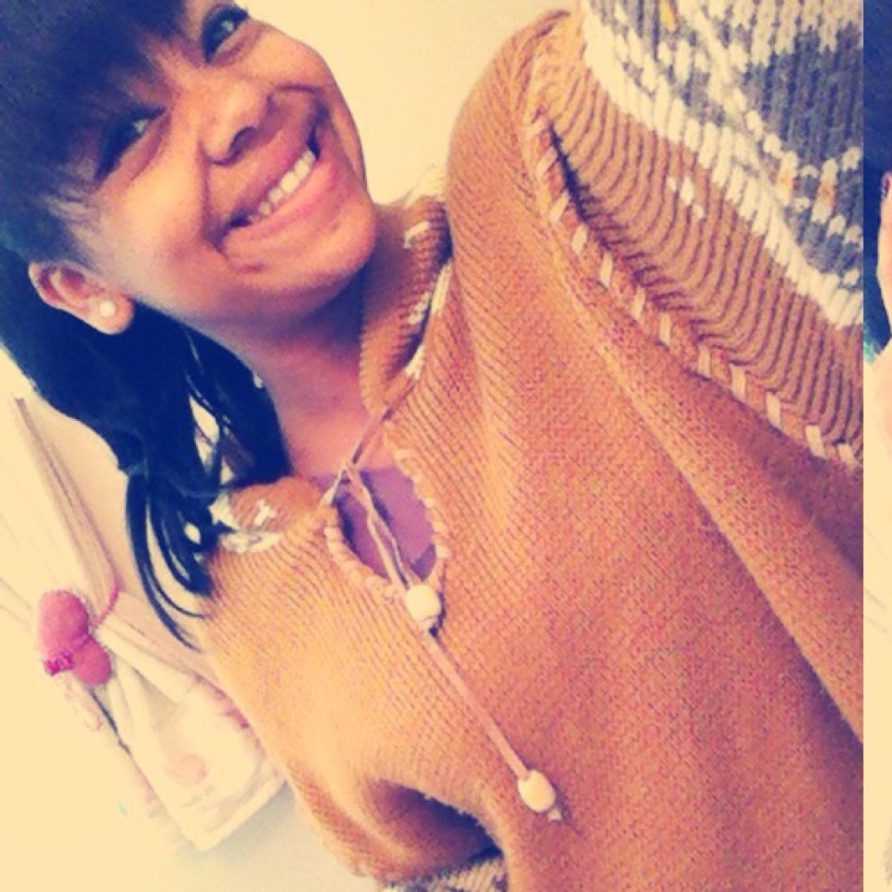 Pssh truue its amber berollin #teamsingle #BBC just hit the follow button