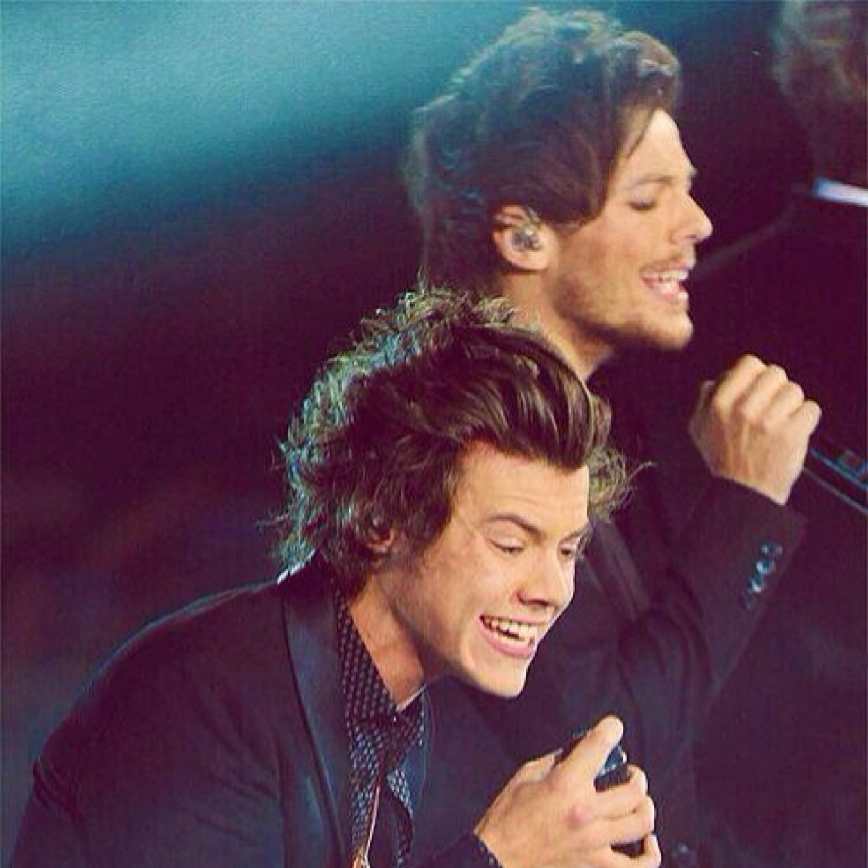 Follow @softkittyzouis please xx