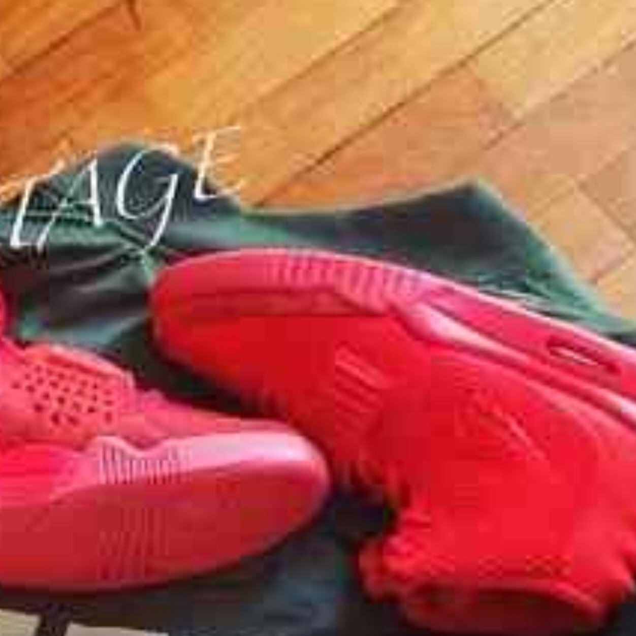 IsaakGotsSwag's profile picture. 