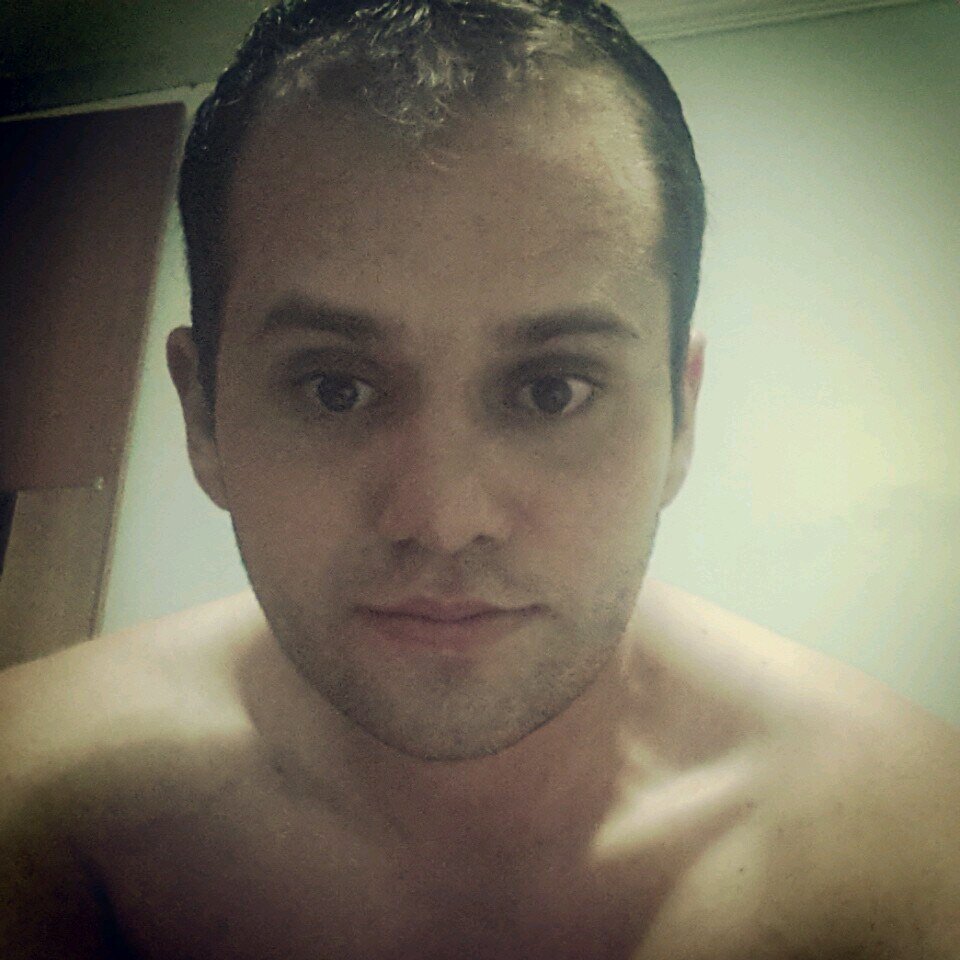 Solteiro, 23 anos, dependente de Deus! #caseiro #família #músicaCristã #simples #divertido