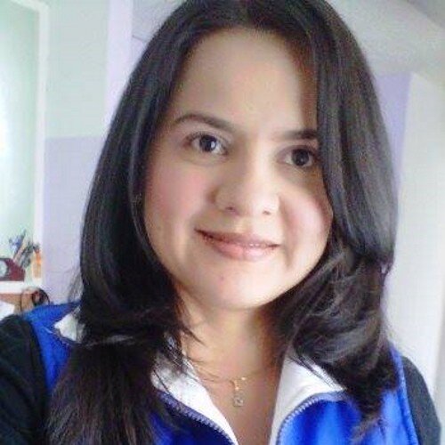 Administradora de Empresas de la Universidad del Valle especialista en  Finanzas Públicas.