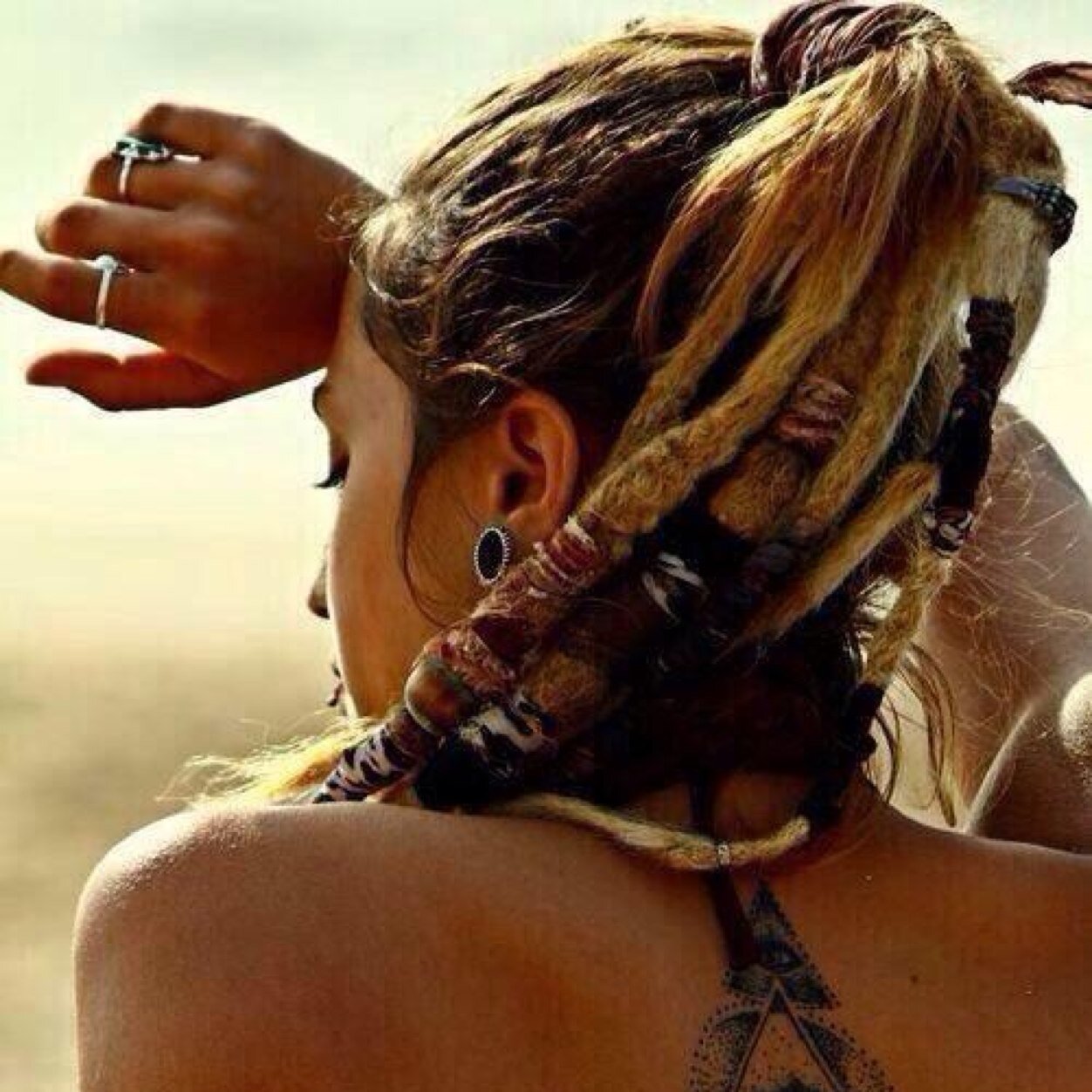 mustbehappysoon's profile picture. seeking adventure