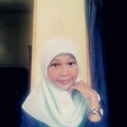 RiriYantie23's profile picture. 