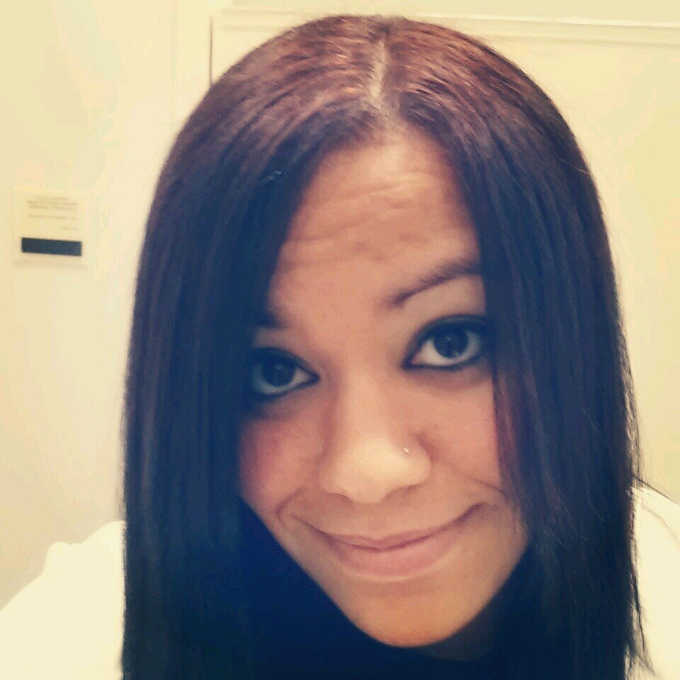 I live life however makes me happy. Which usually includes road trips, concerts and lots of music blasting =)