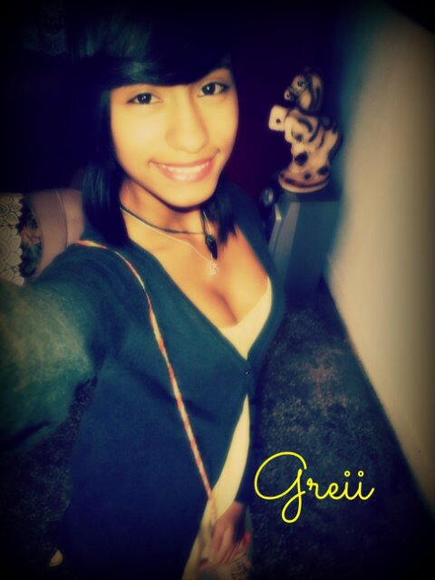 Hola! Me llamo Greimar pero me dicen May.. Edad: 15 añitos :$ añuñu...jaiins :* *O* soy (MODELO, BAILARINA) :$ si qieres saber mas pregunta :$ boej' chao :*