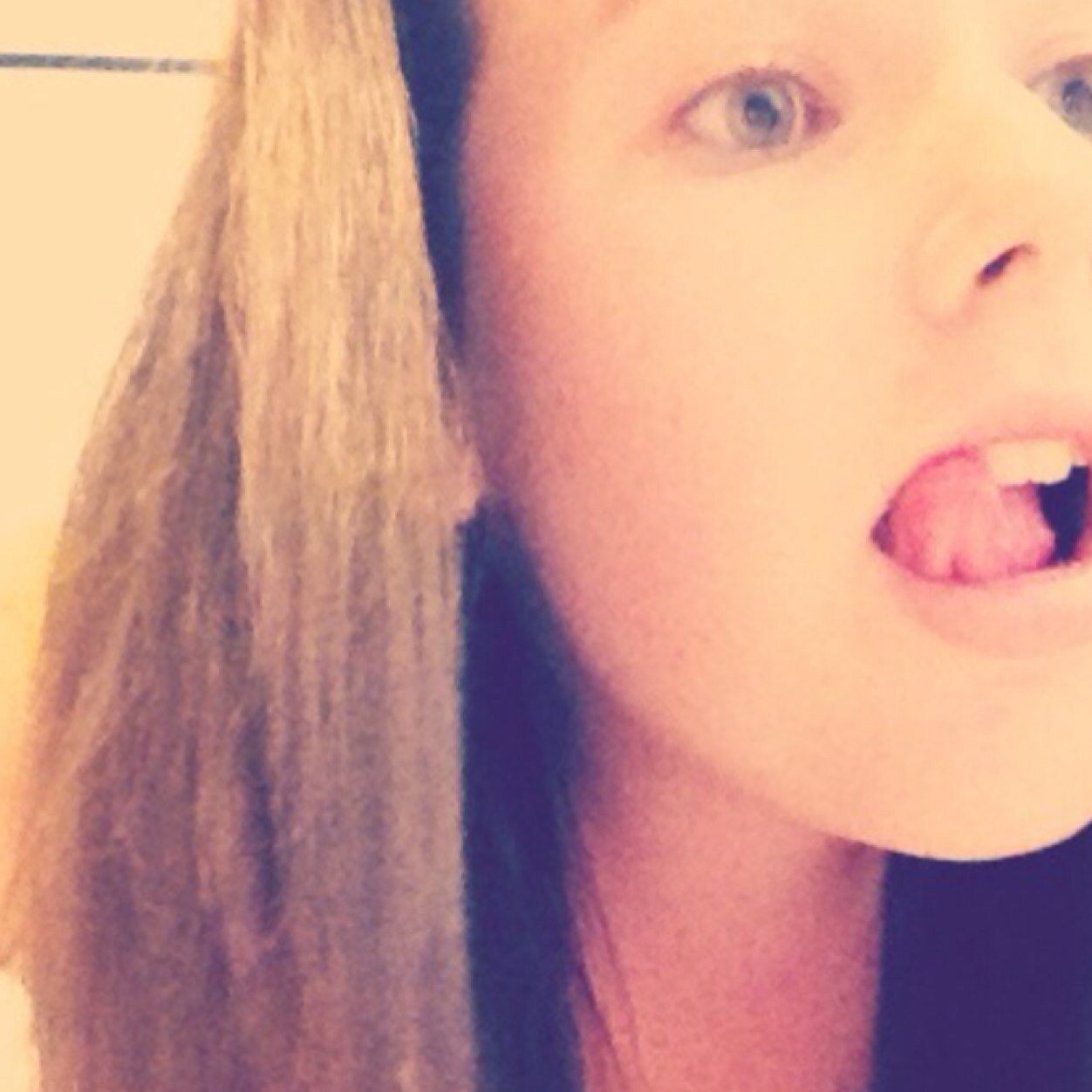 april5515's profile picture. Follow me i will follow you back :)