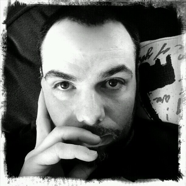 I shoot pics read comics and that is all lol
