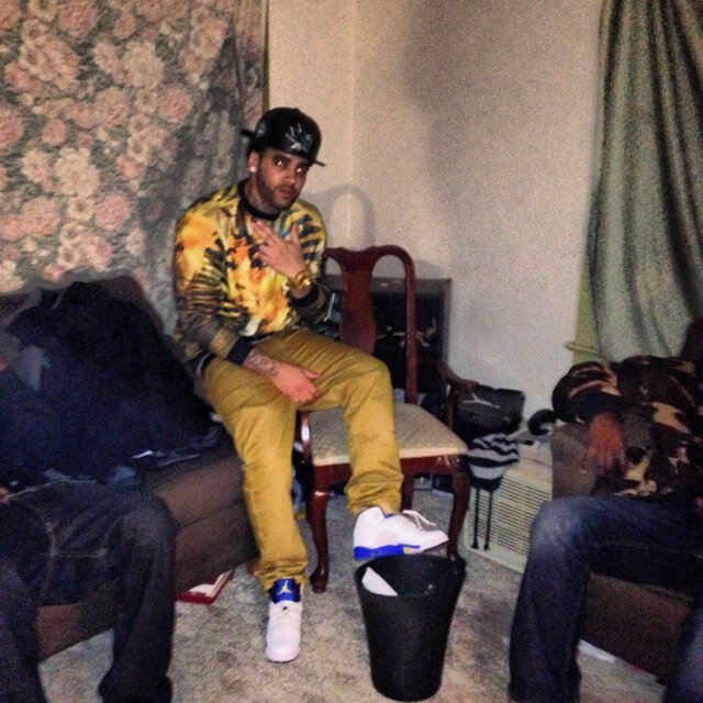 Life of a hood nigga fuk bein famous i wana b rich