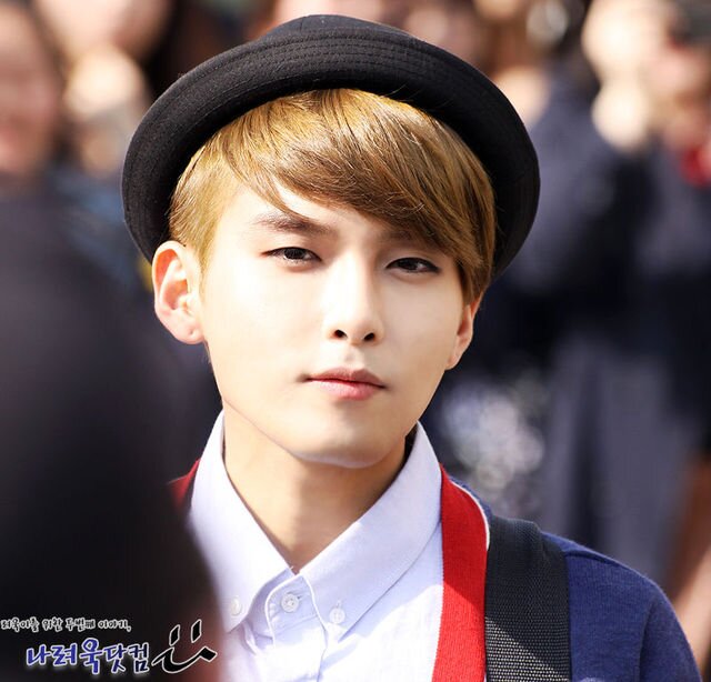 Wookie e Minnie = life. SUJU, BB, 2NE1, SNSD... Boom é a diva da minha life. Kyu bebê, GD gatão. Minnie de bigodin