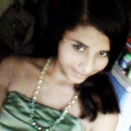 Soy una chava buena onda, amo jugar futbol y escuchar musica.