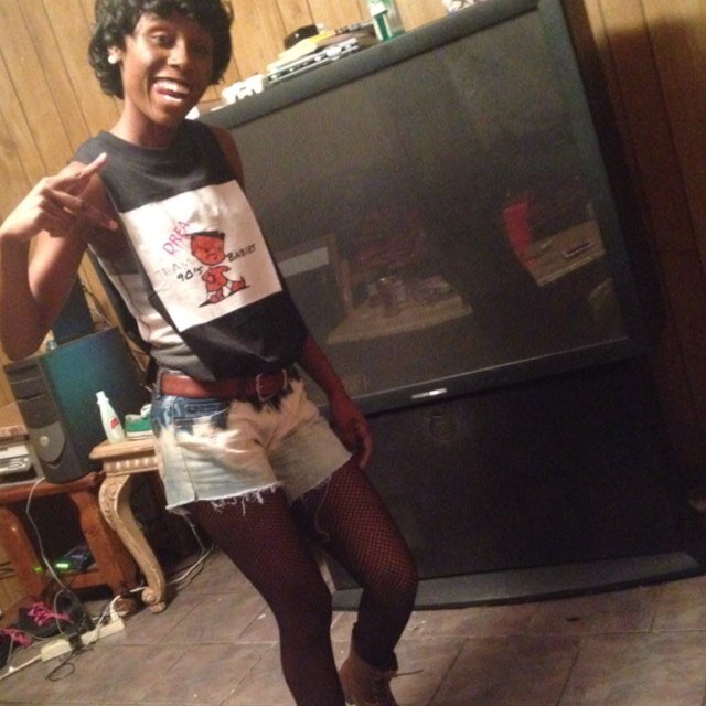 Goofy Smart Talented ,Pretty Girls Does It Better Now Thats My Describition Fo Me  #KaiHere Shhh Dont Tell her Lol:)