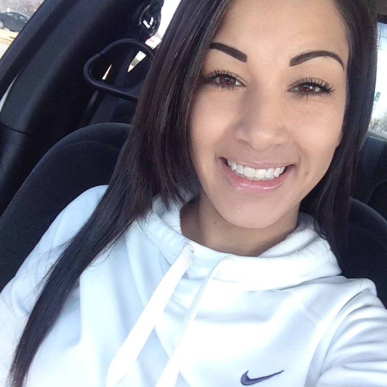 Alexandra . 20 yrs . Single  . Just a forgein bitch tryna make it