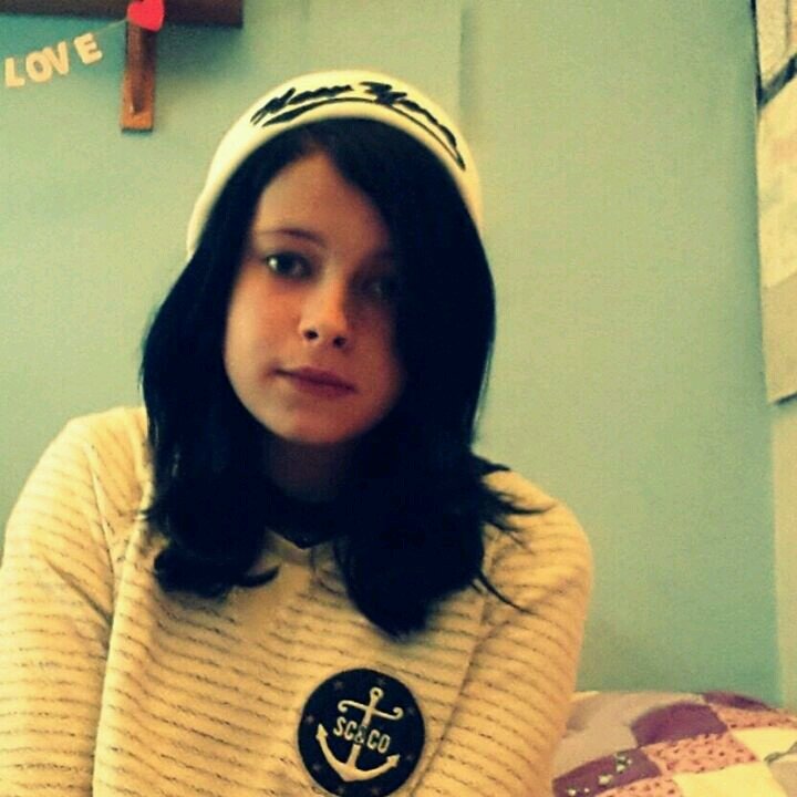 hollytucker2320's profile picture. a galaxy defender,bassist,girl and is addicted to mcfly and busted plz follow I will follow back my house:hufflepuff :) thanks