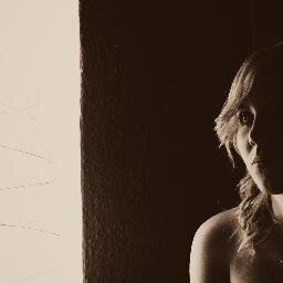 Alanalovesgold's profile picture. feminist, writer, scientist, 27, berlin-based, instagram: theblondebohemian