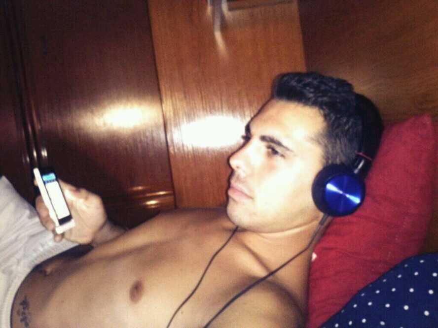 Licenciado en Derecho ~~ Al Paro.     www.LegendarioCola.umm