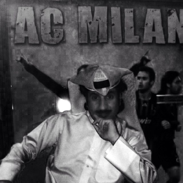 AMnb32's profile picture. وَالنَفسُ راغِبِةٌ إِذا رَغَّبتَها 
فَإِذا تُرَدُّ إِلى قَليلٍ تَقنَعُ