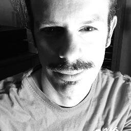 Software developer, guitarist, cyclist, surfer. Loves eating curry, drinking wine and reading books.