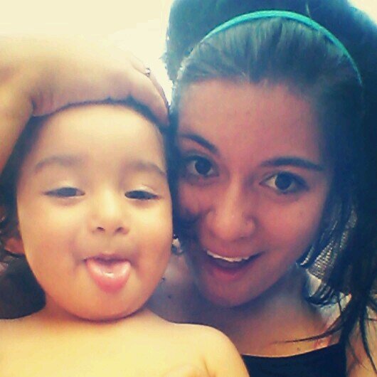 Madre trabajadora de la luz en mi vida Diego Vicente  soy una leona cuando se trata de mi hijo ♥ feliz con mi pequeña familia los amo ♡