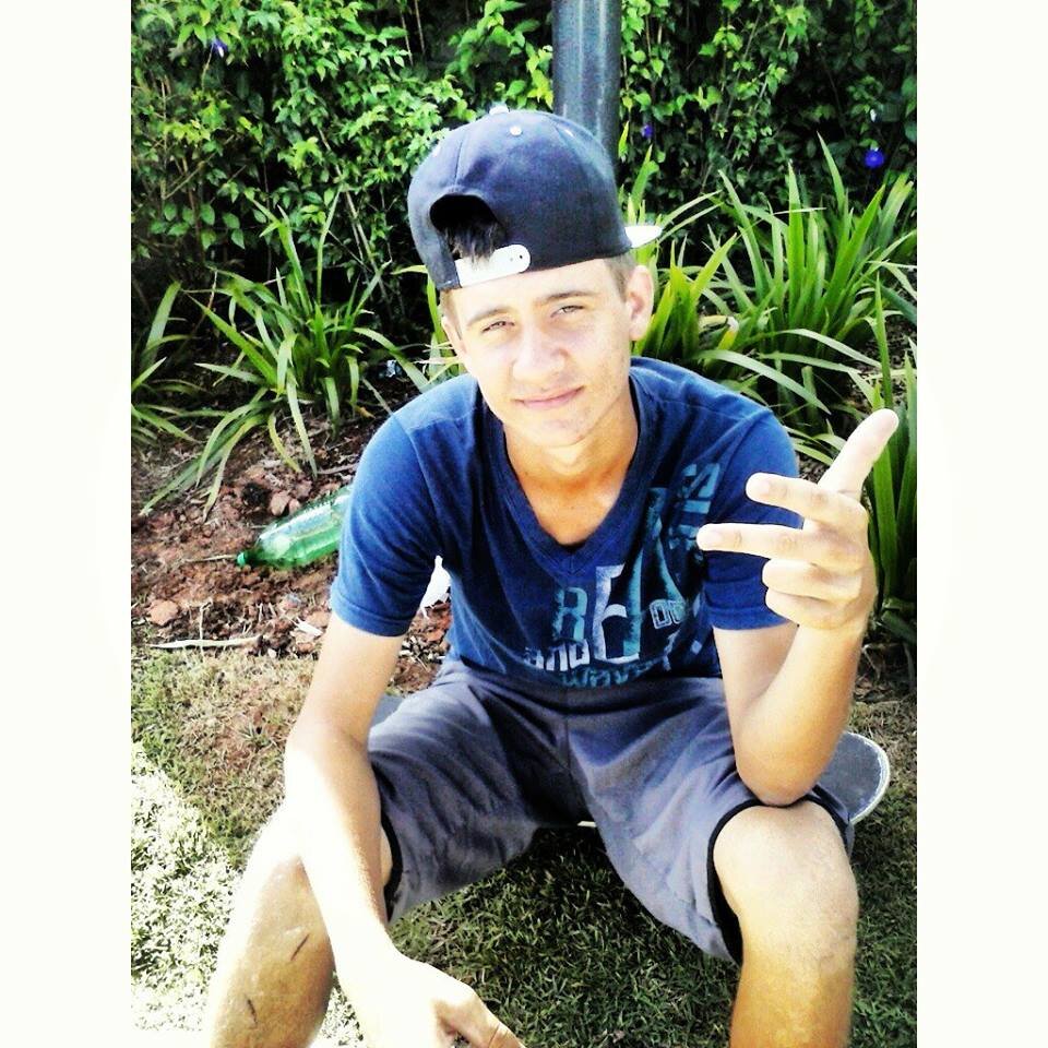 @Cls_carool Miinha viida , tee amoo muuitão u.u